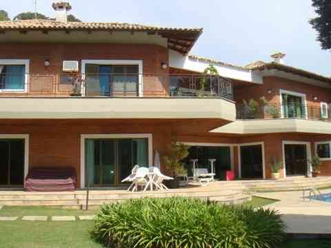 CASA EM CONDOMÍNIO FECHADO!