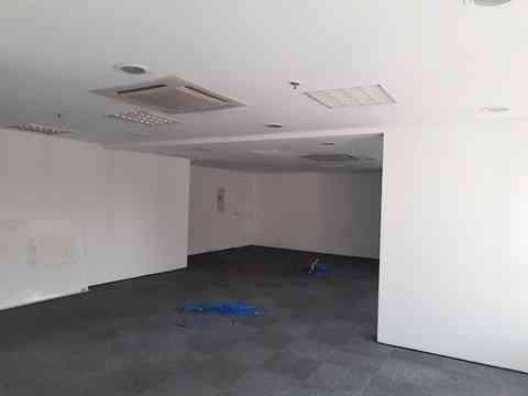 SALA NO CENTRO DE ALPHAVILLE!