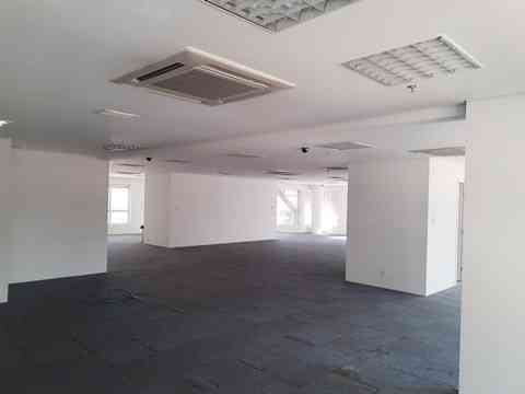 SALA NO CENTRO DE ALPHAVILLE!