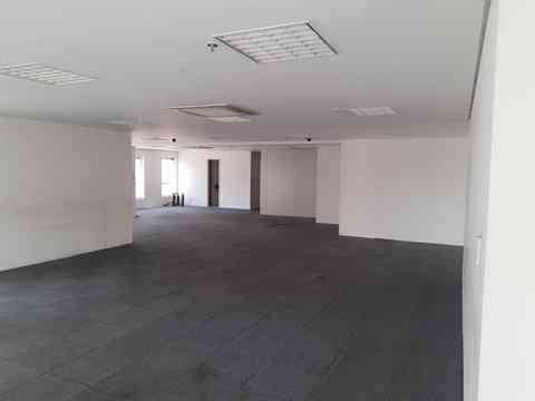 SALA NO CENTRO DE ALPHAVILLE!