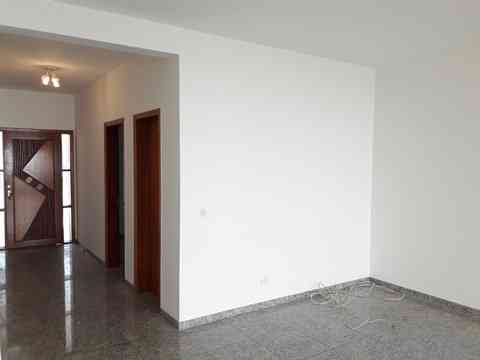 LINDA CASA EM CONDOMÍNIO FECHADO!