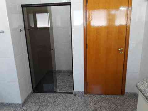 LINDA CASA EM CONDOMÍNIO FECHADO!