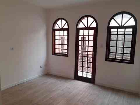 SALA DE PRIMEIRO ANDAR NO CENTRO COMERCIAL ALPHAVILLE!