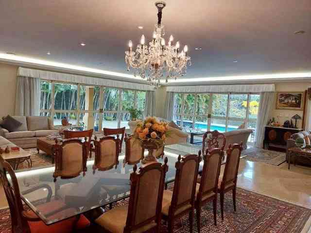 LINDA CASA EM ALPHAVILLE!