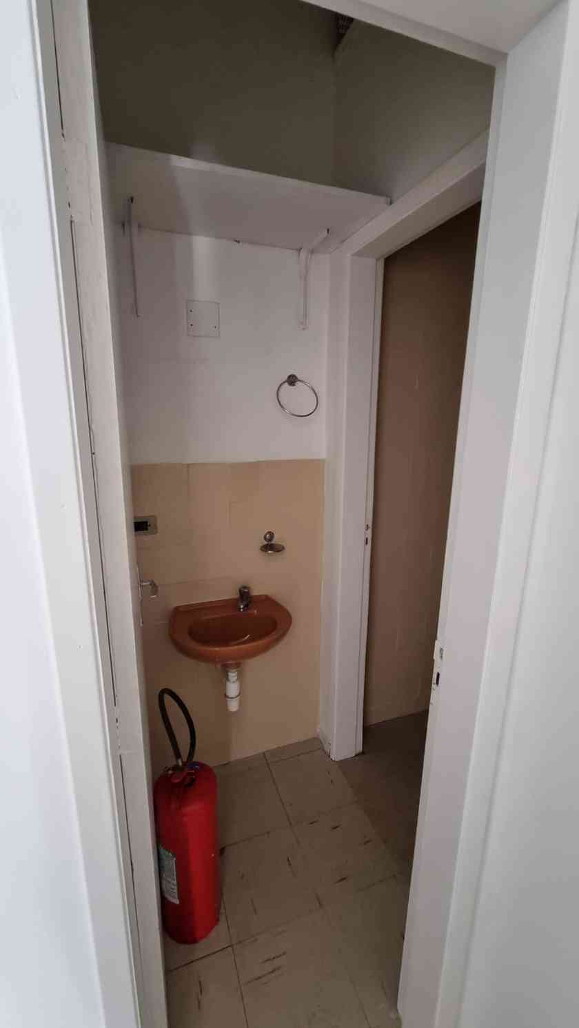 SALA NO CENTRO COMERCIAL ALPHAVILLE