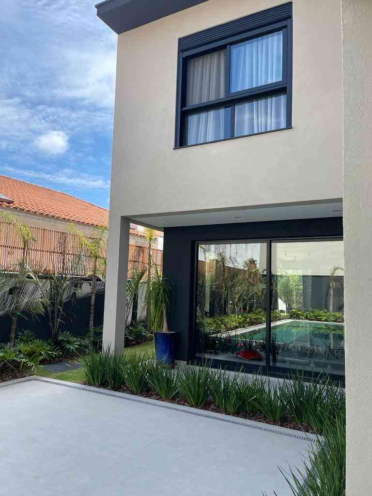 CASA ALTO PADRÃO!