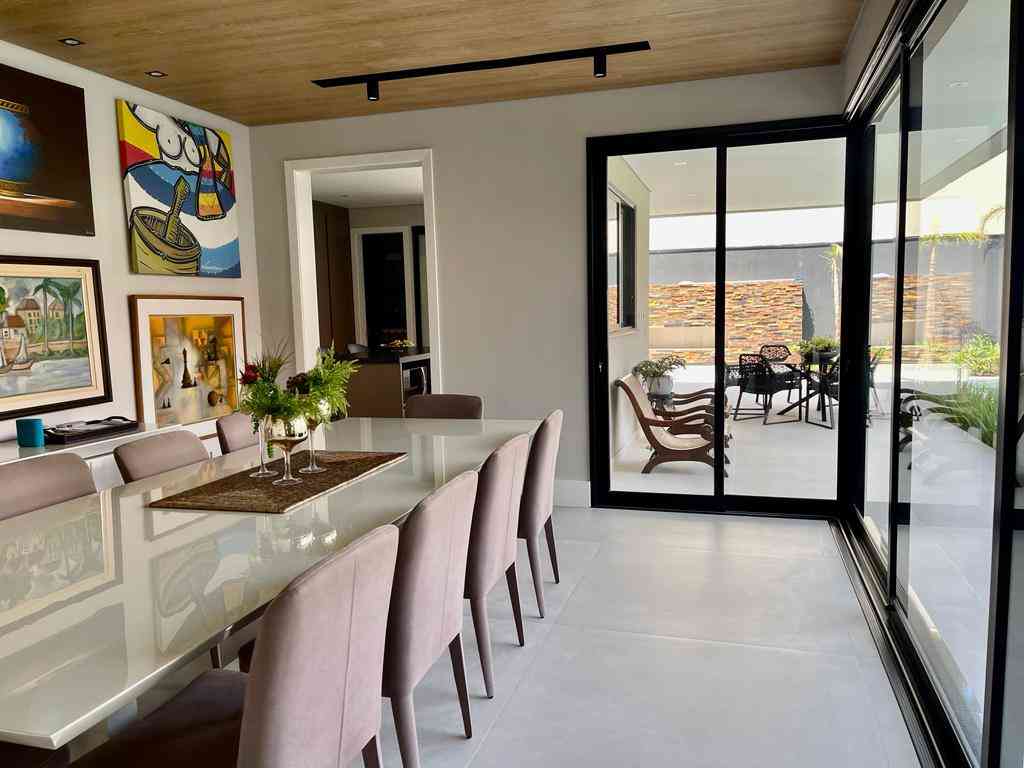 CASA ALTO PADRÃO!