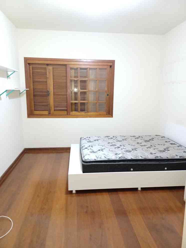 CASA REFORMADA EM ALPHAVILLE!