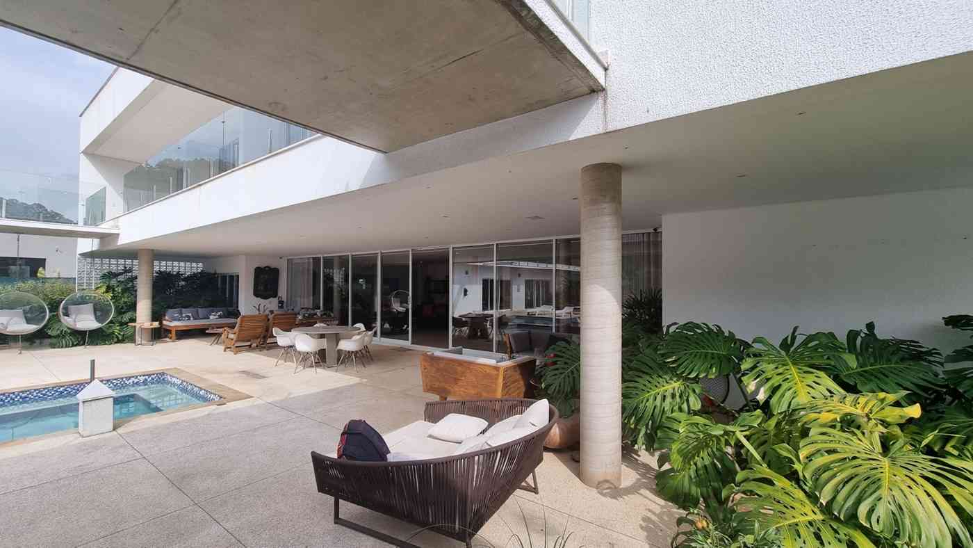 ALTO PADRÃO EM ALPHAVILLE, PORTEIRA FECHADA!