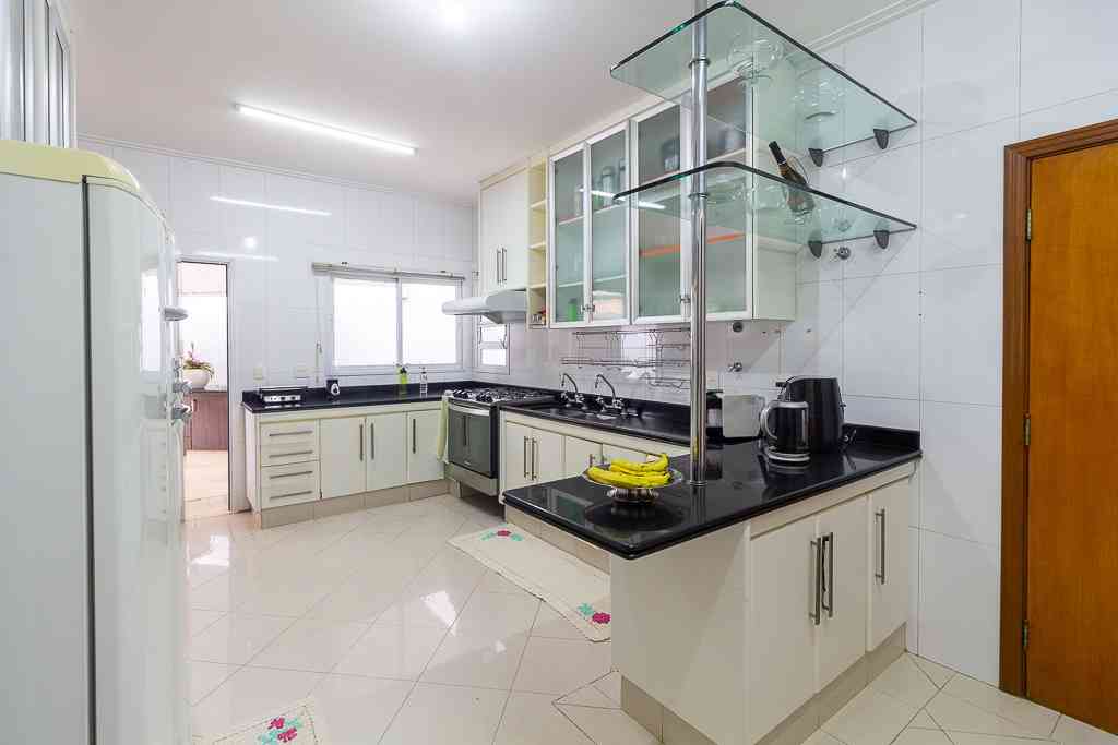 LINDA CASA EM ALPHAVILLE!