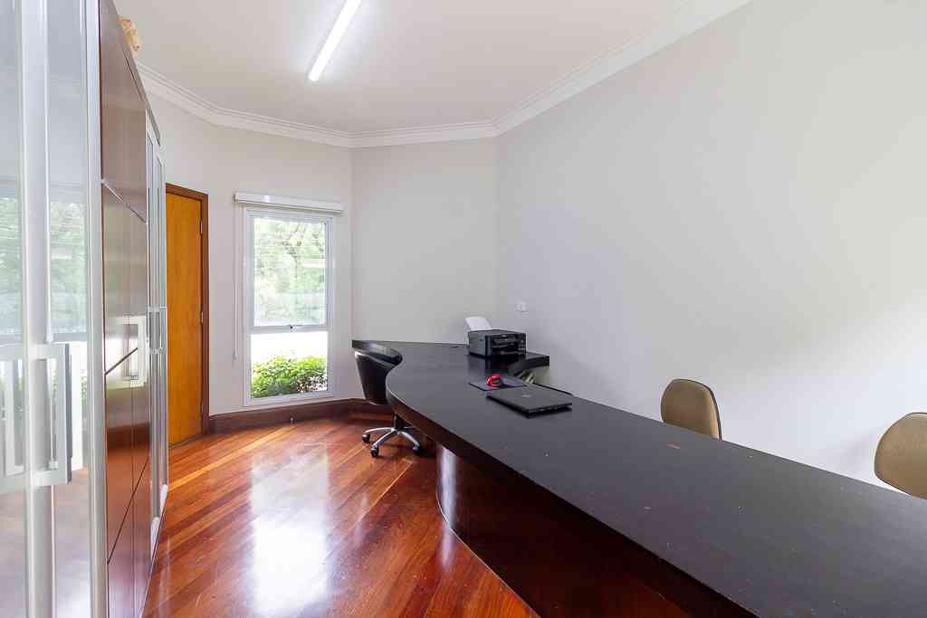 LINDA CASA EM ALPHAVILLE!