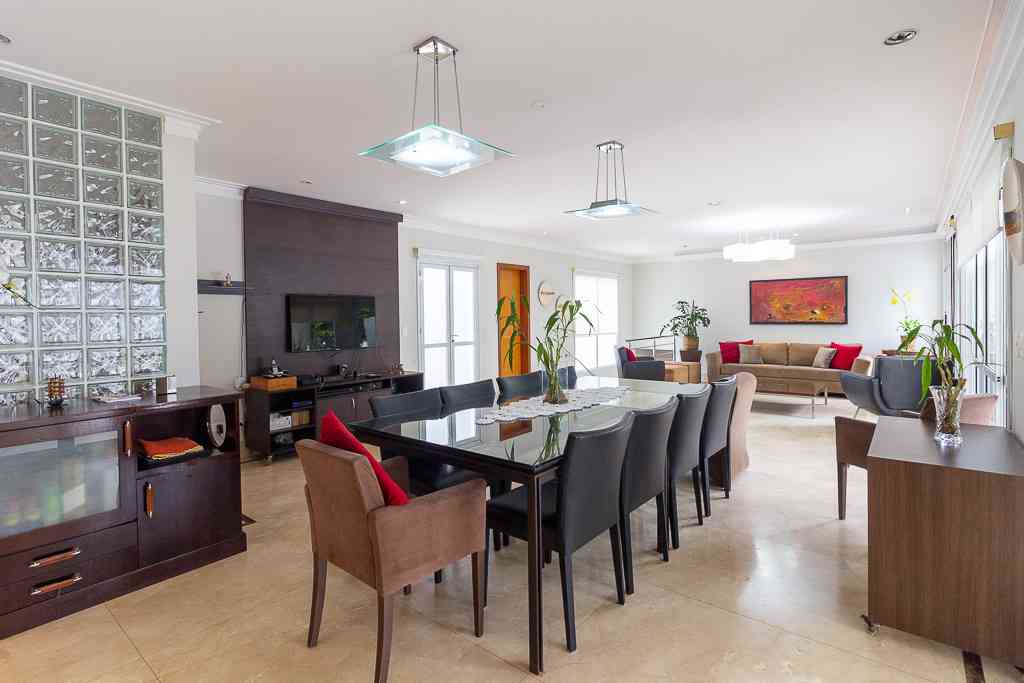 LINDA CASA EM ALPHAVILLE!