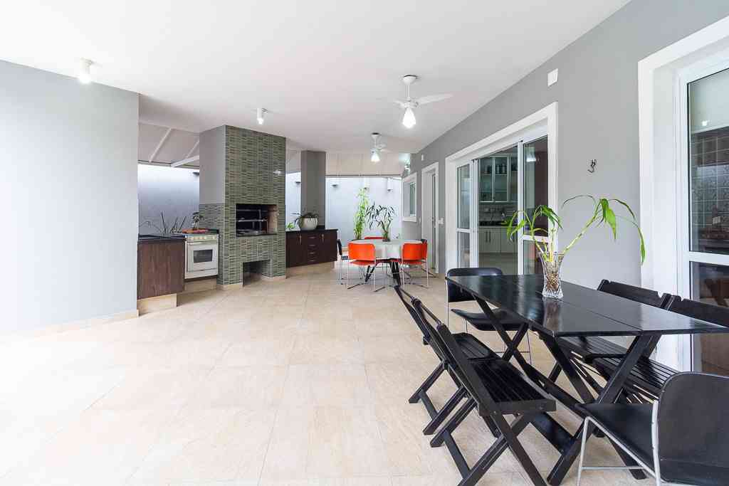 LINDA CASA EM ALPHAVILLE!