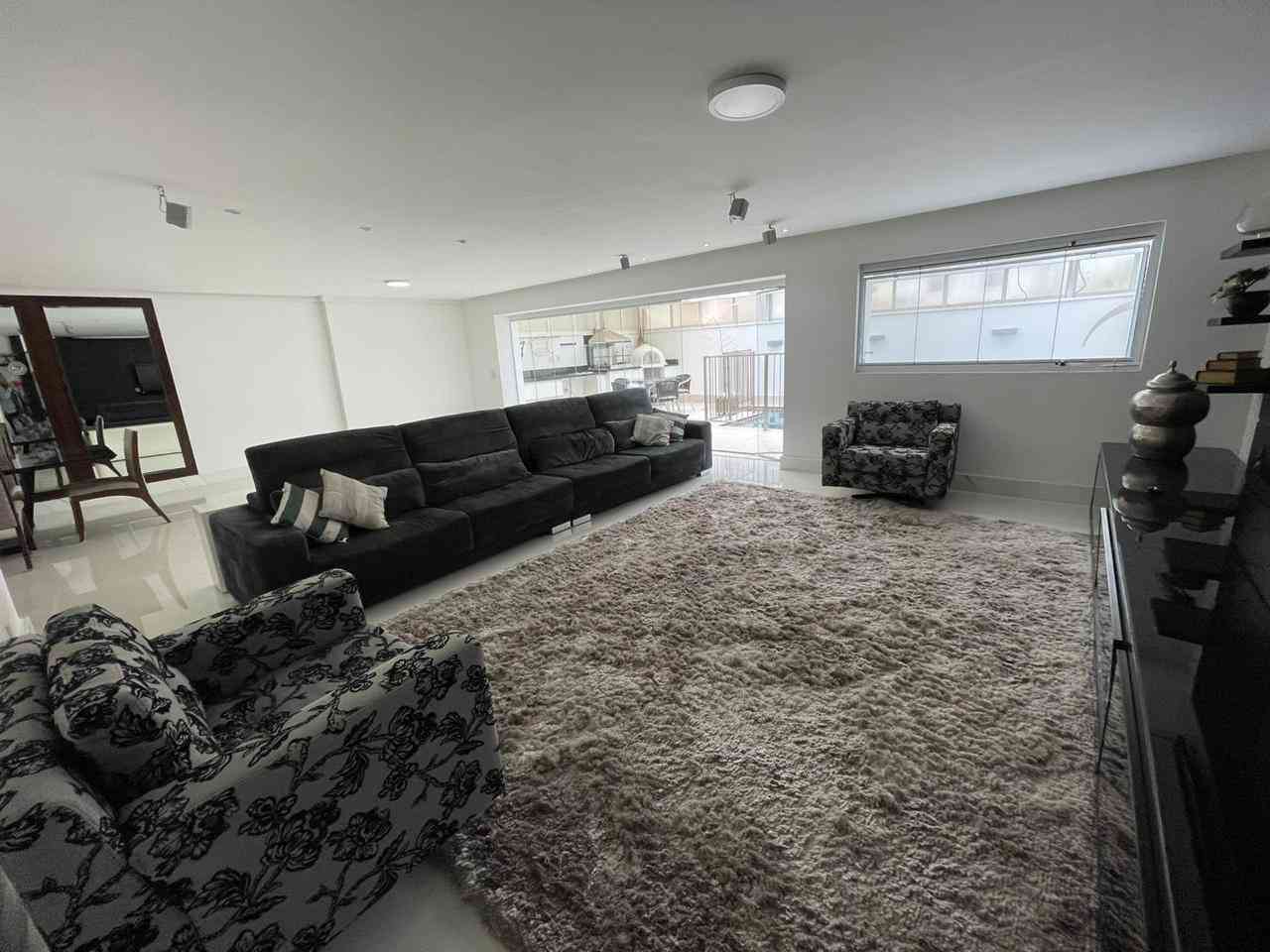 CASA SEMI MOBILIADA EM CONDOMÍNIO!