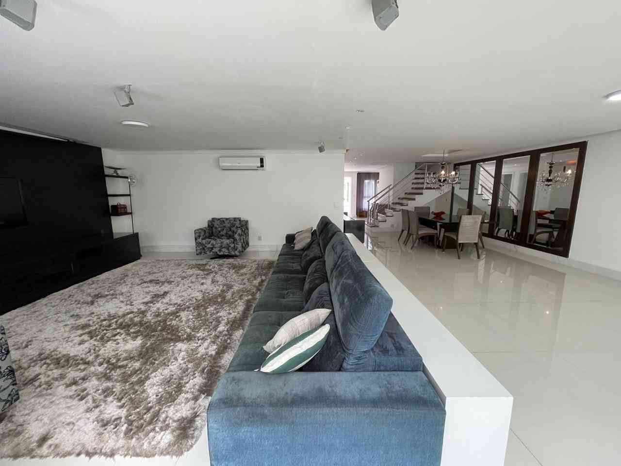 CASA SEMI MOBILIADA EM CONDOMÍNIO!