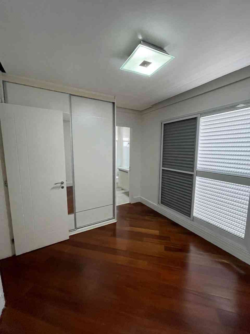 CASA SEMI MOBILIADA EM CONDOMÍNIO!