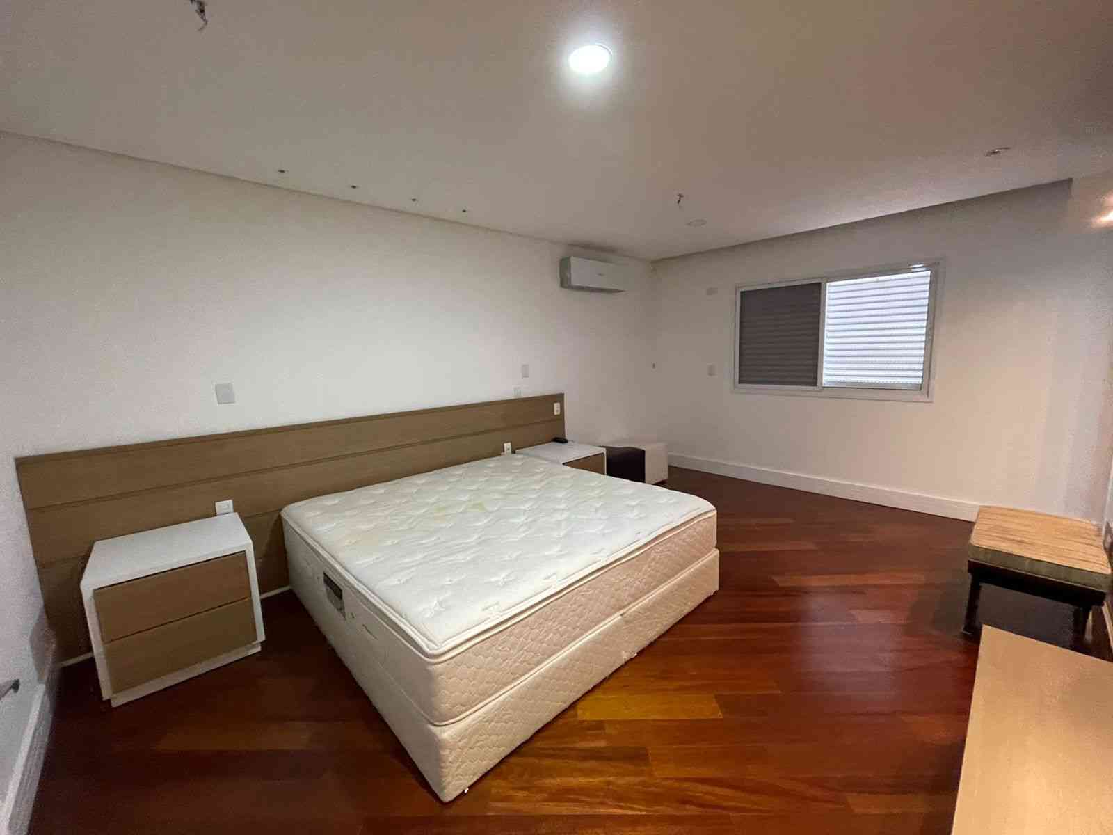 CASA SEMI MOBILIADA EM CONDOMÍNIO!