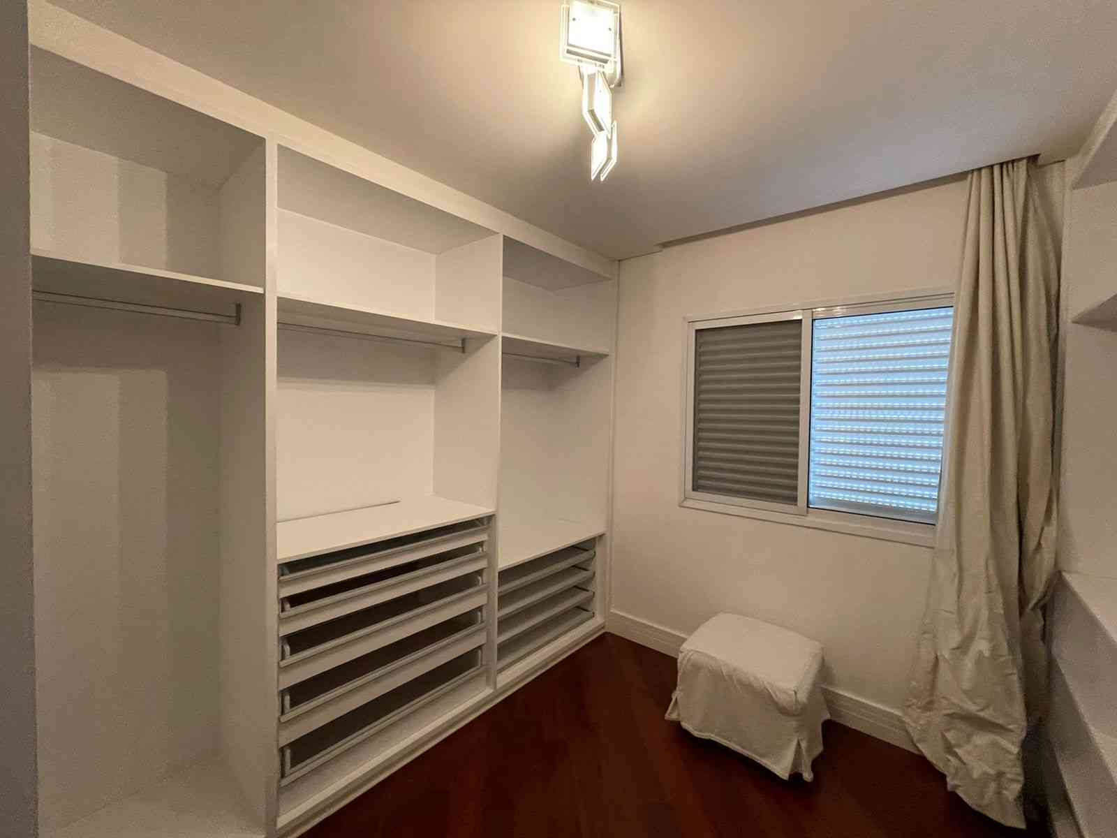 CASA SEMI MOBILIADA EM CONDOMÍNIO!