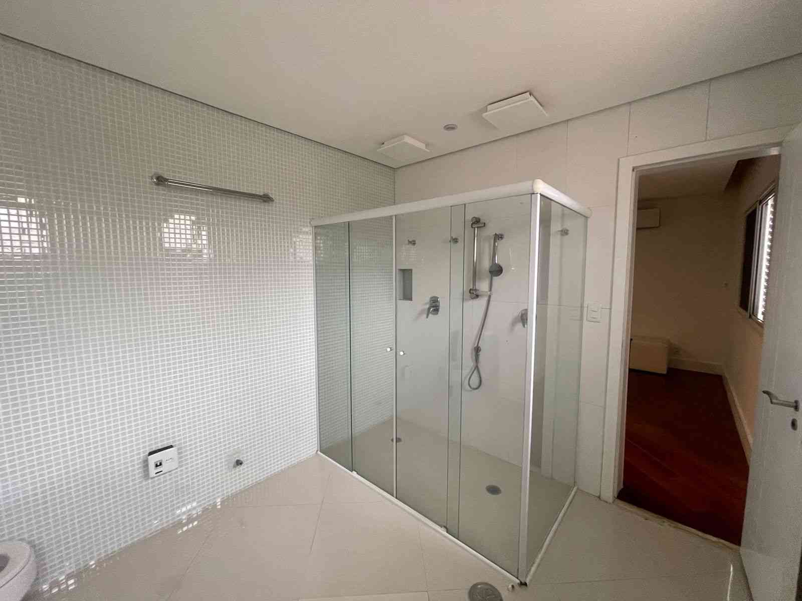 CASA SEMI MOBILIADA EM CONDOMÍNIO!