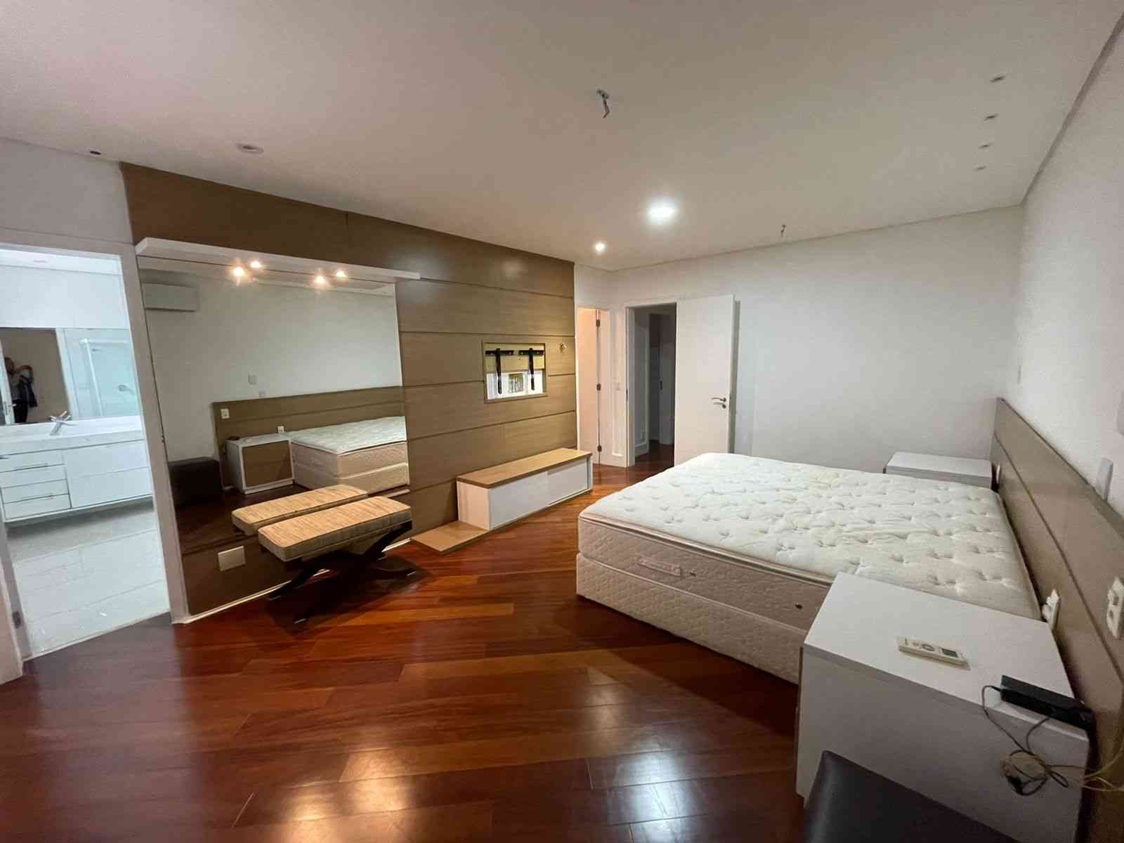 CASA SEMI MOBILIADA EM CONDOMÍNIO!