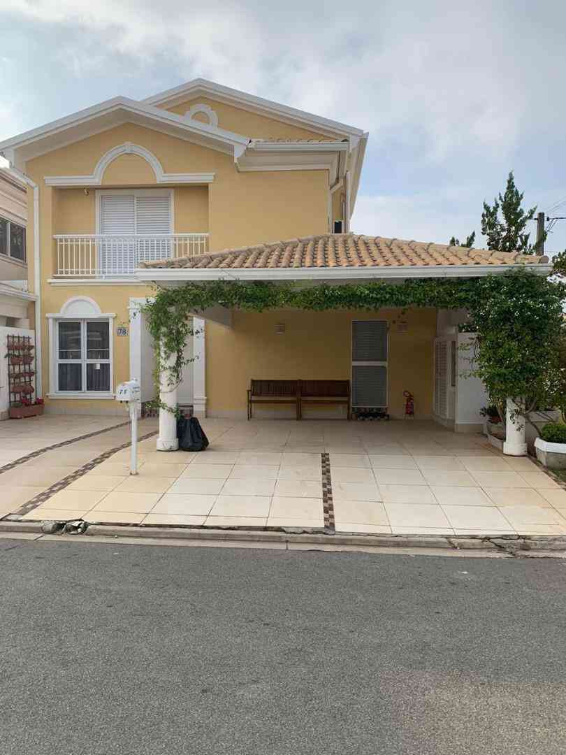 CASA SEMI MOBILIADA EM CONDOMÍNIO!