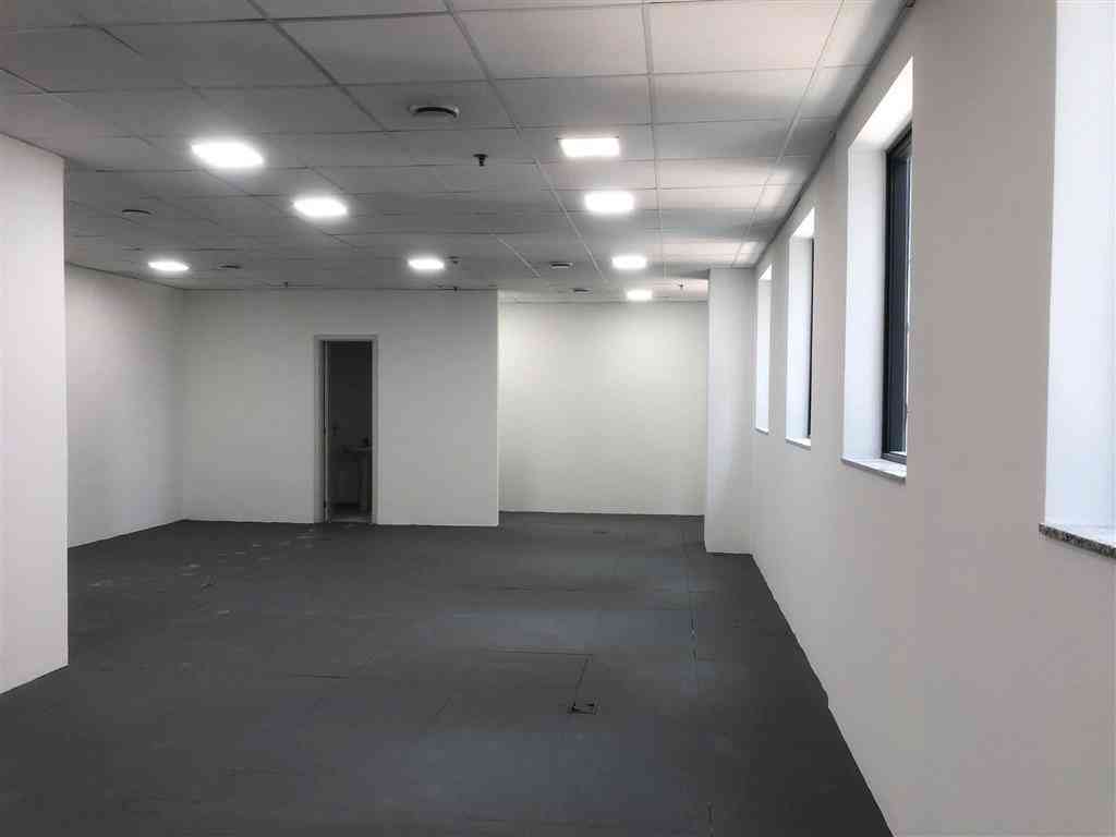 SALA NO CENTRO DE ALPHAVILLE!