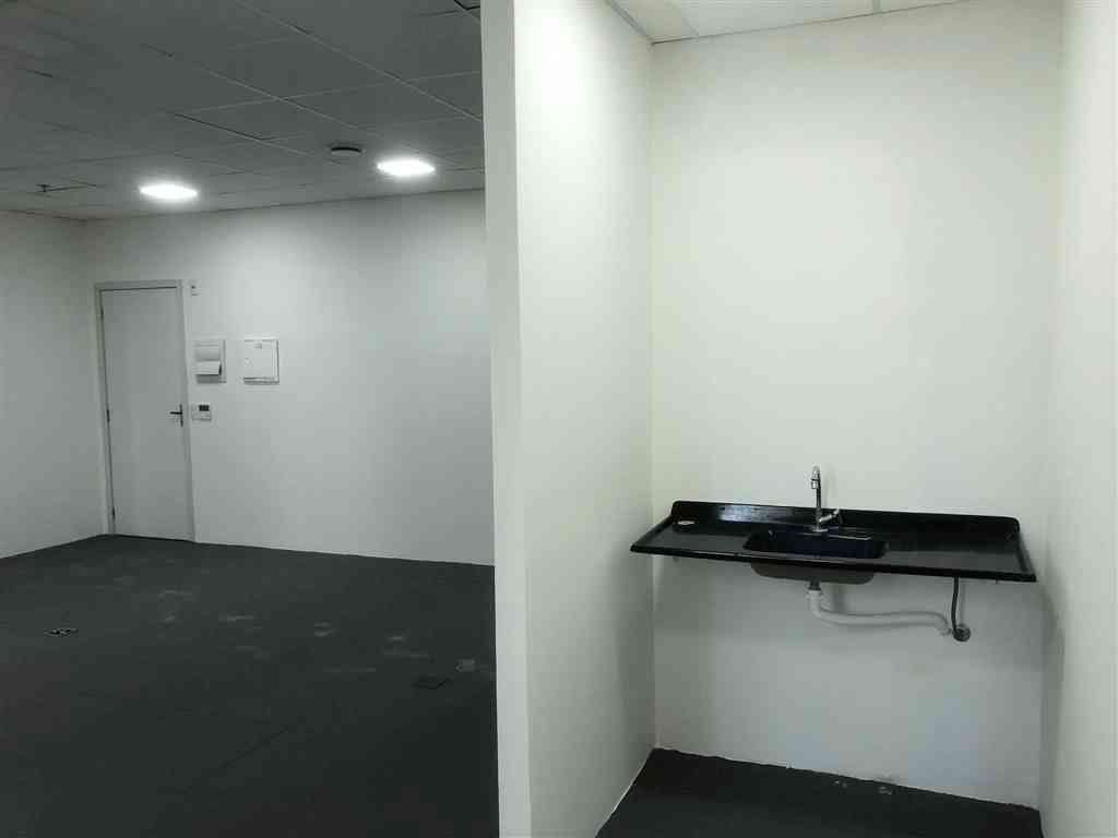 SALA NO CENTRO DE ALPHAVILLE!