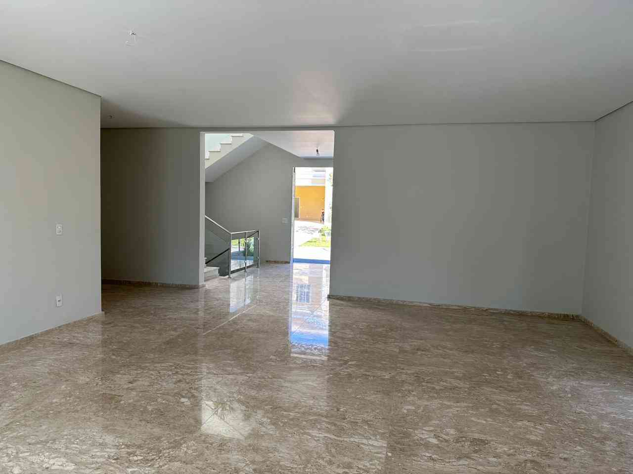 CASA NOVA, ALTO PADRÃO!