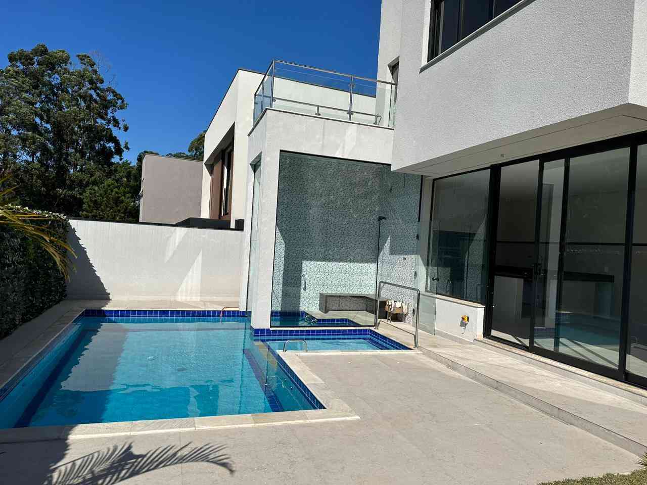 CASA NOVA, ALTO PADRÃO!