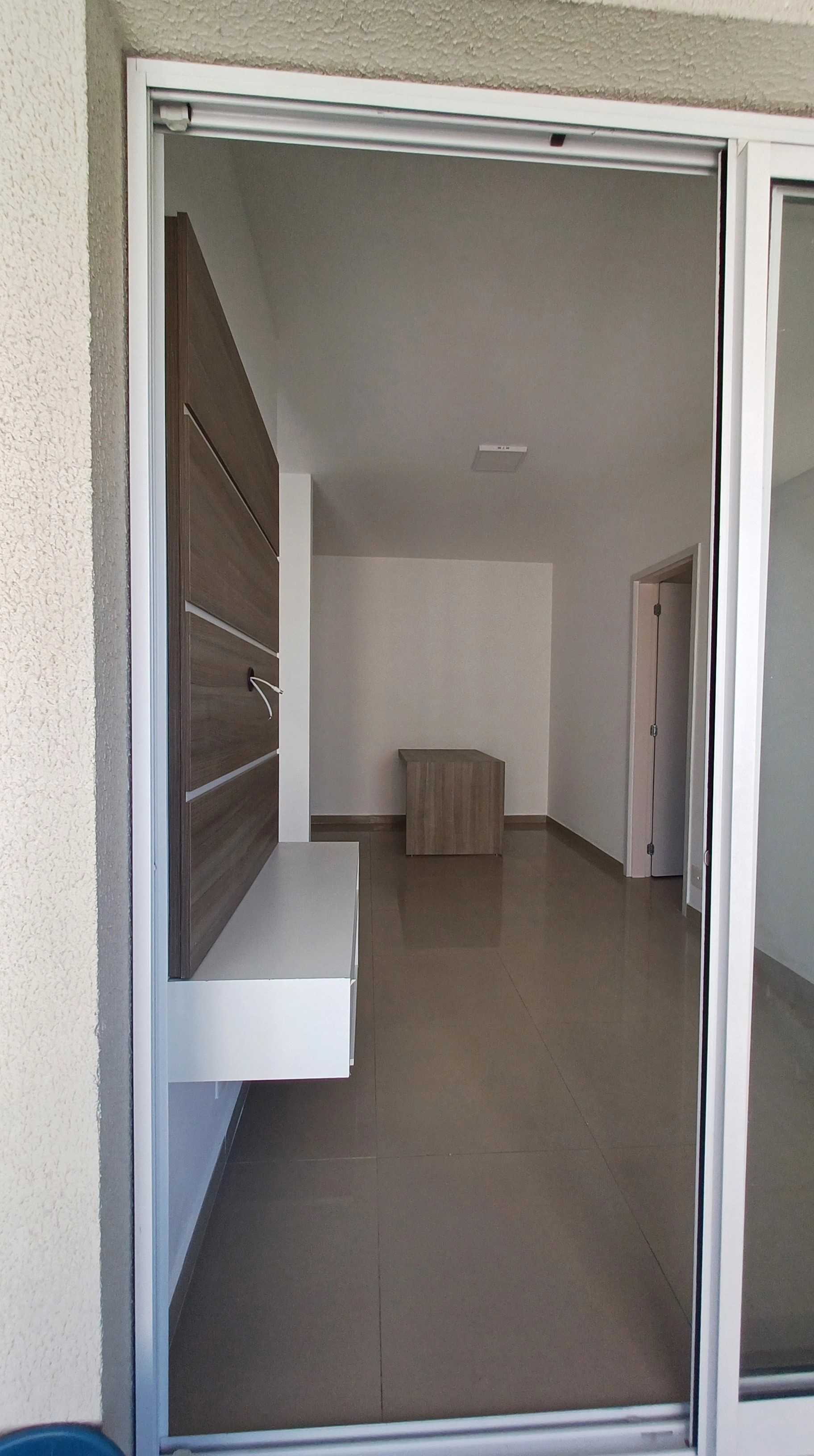 LINDO APARTAMENTO PARA LOCAÇÃO, ANDAR ALTO COM VARANDA!
