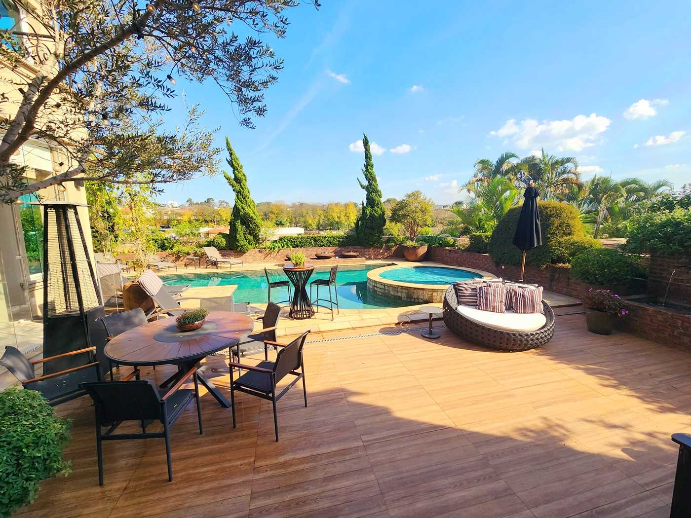 CASA ALTO PADRÃO!