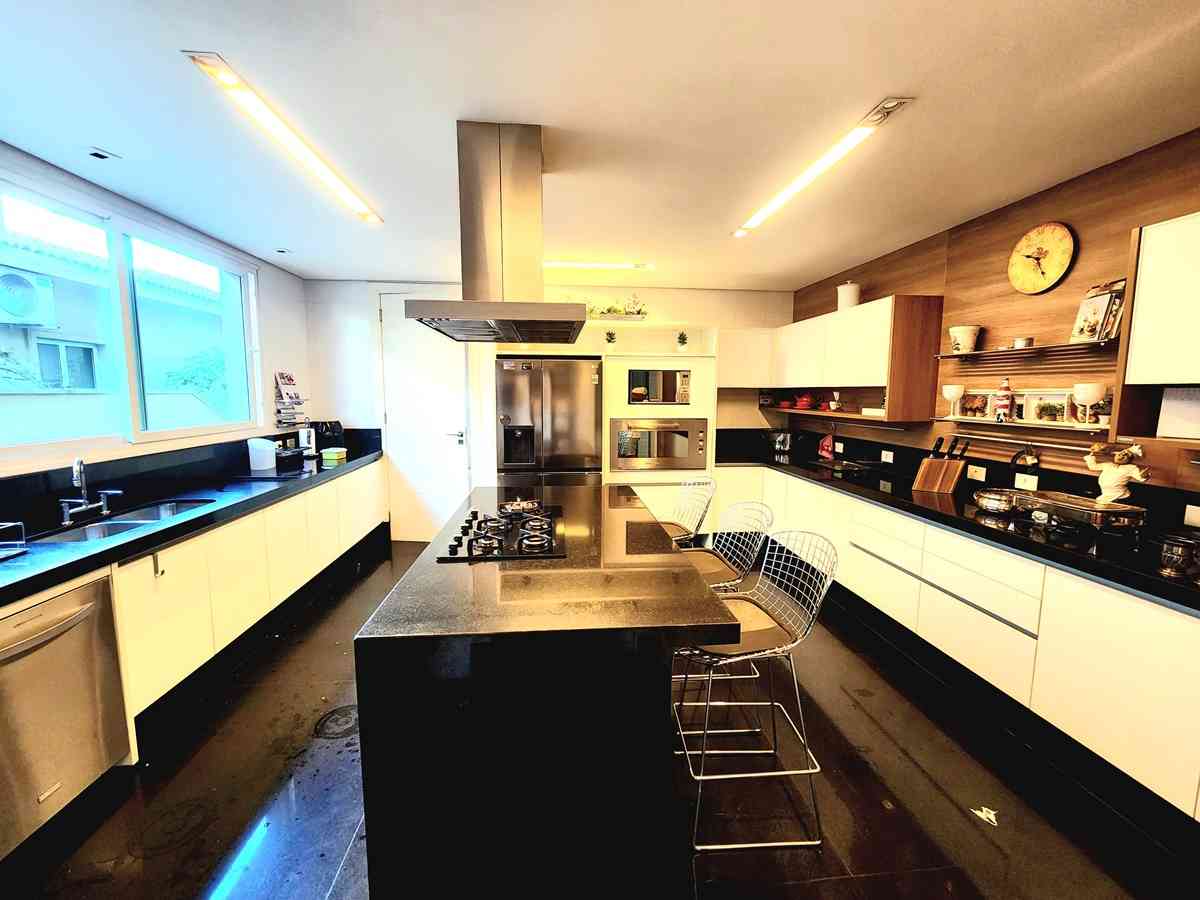 CASA ALTO PADRÃO!