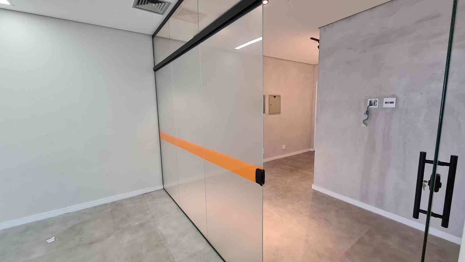 SALA NO CENTRO DE ALPHAVILLE!
