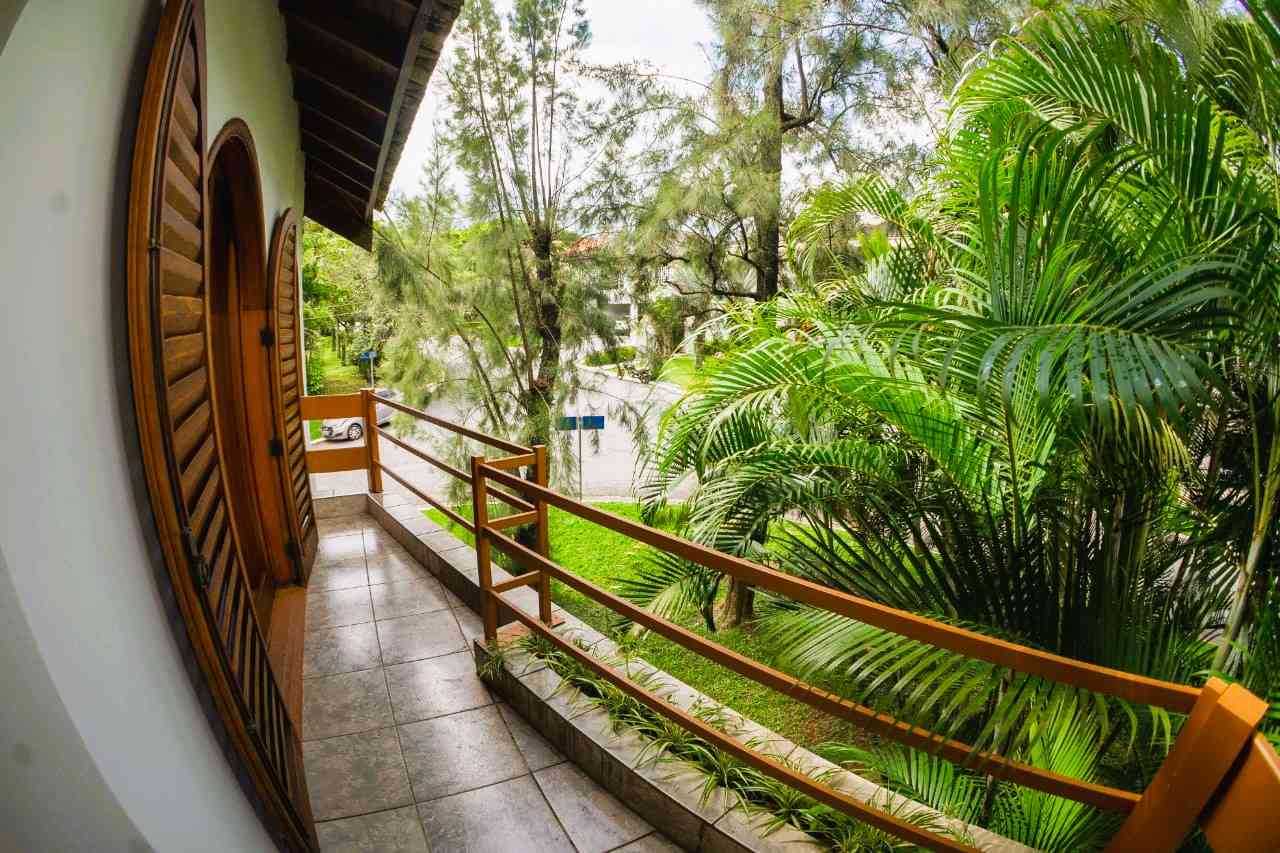 CASA DE ESQUINA!