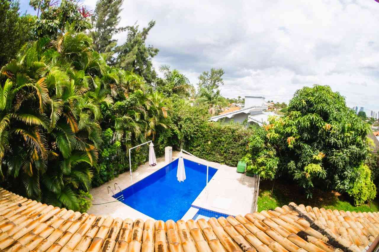 CASA DE ESQUINA!