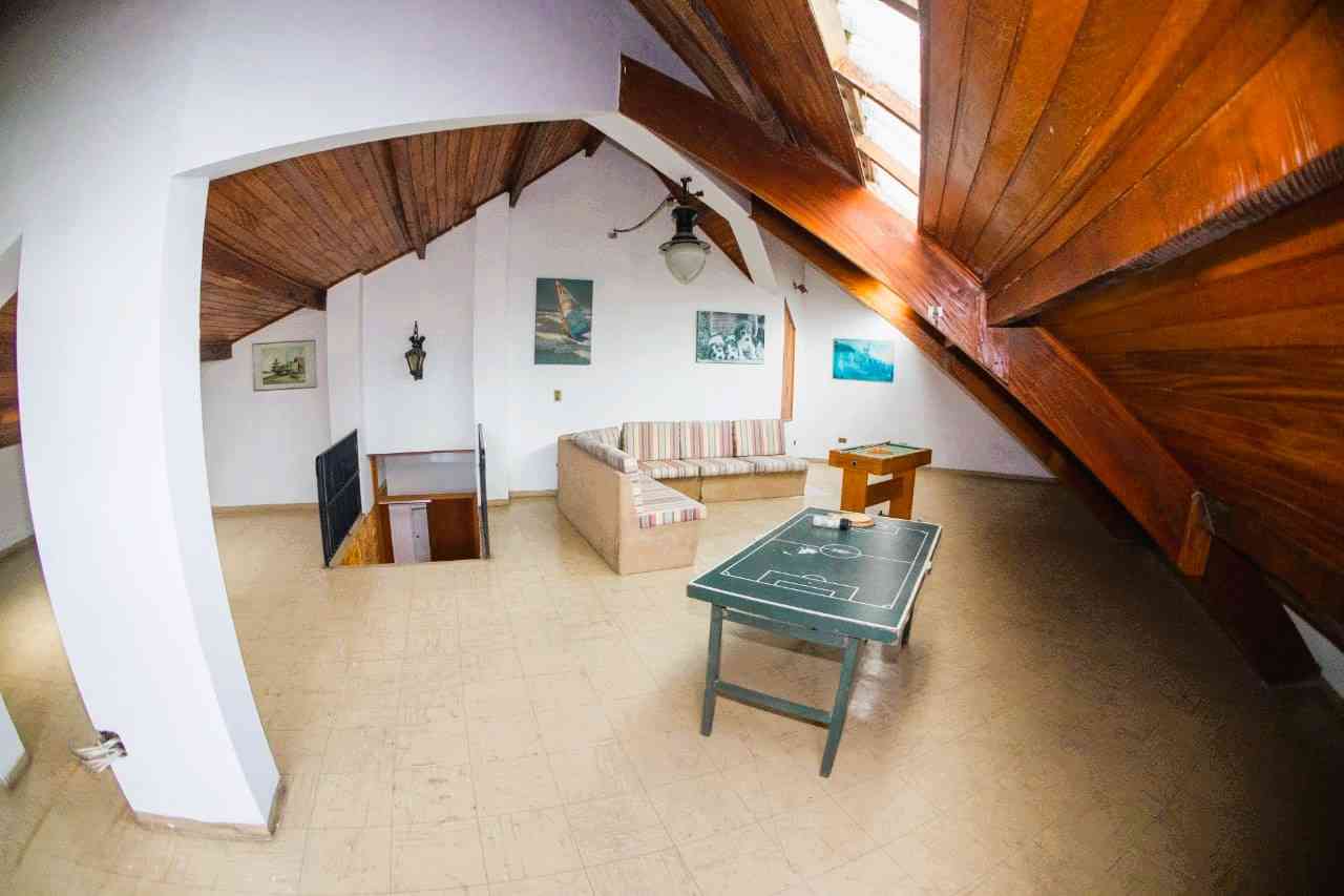 CASA DE ESQUINA!