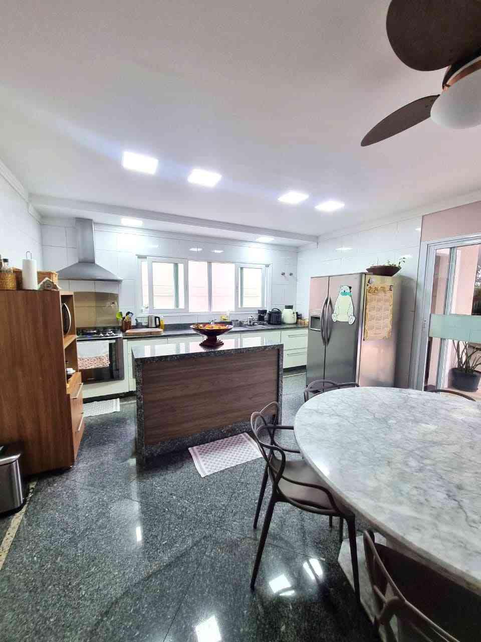 CASA ALTO PADRÃO!