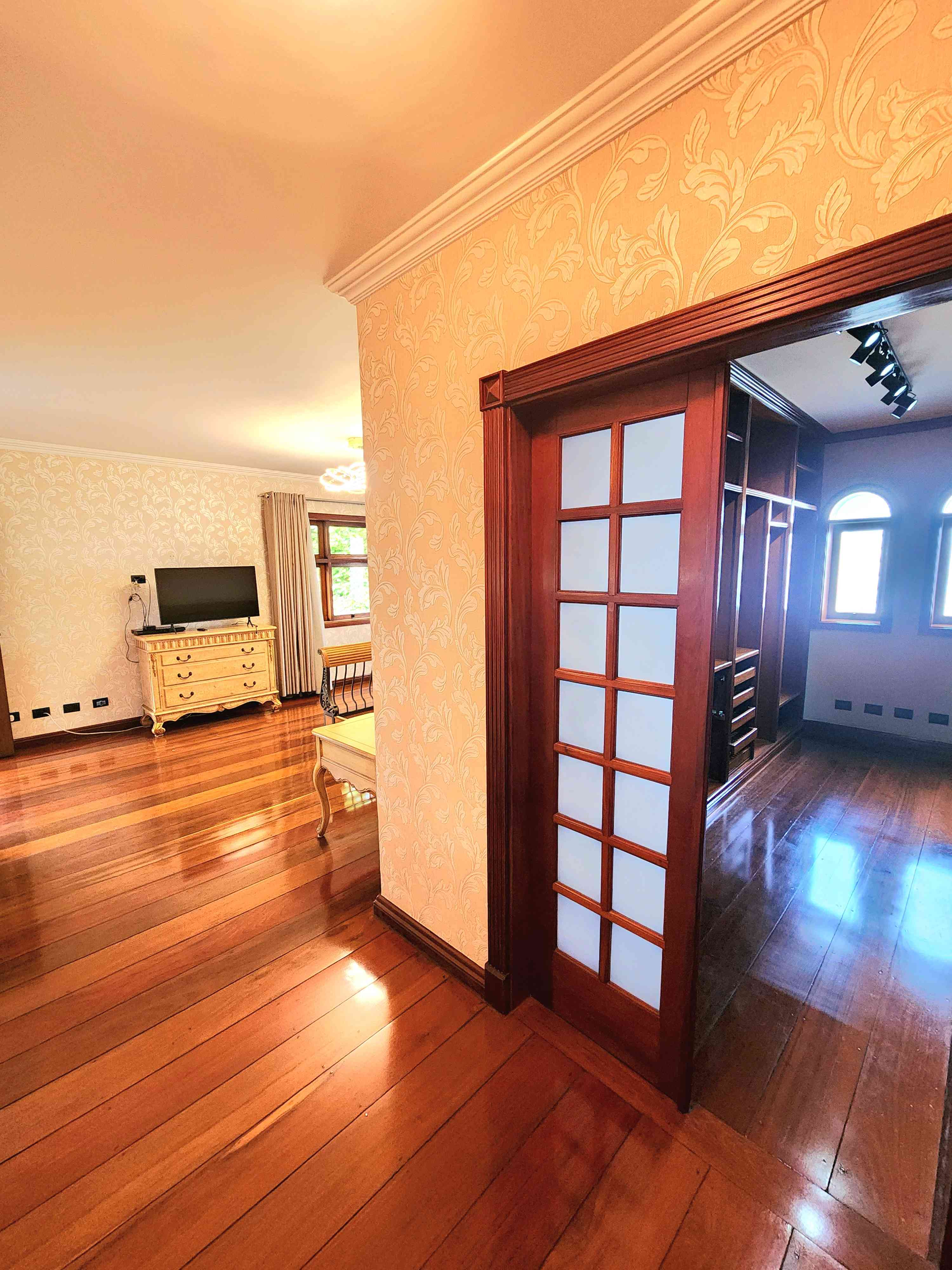 CASA EM ALPHAVILLE!