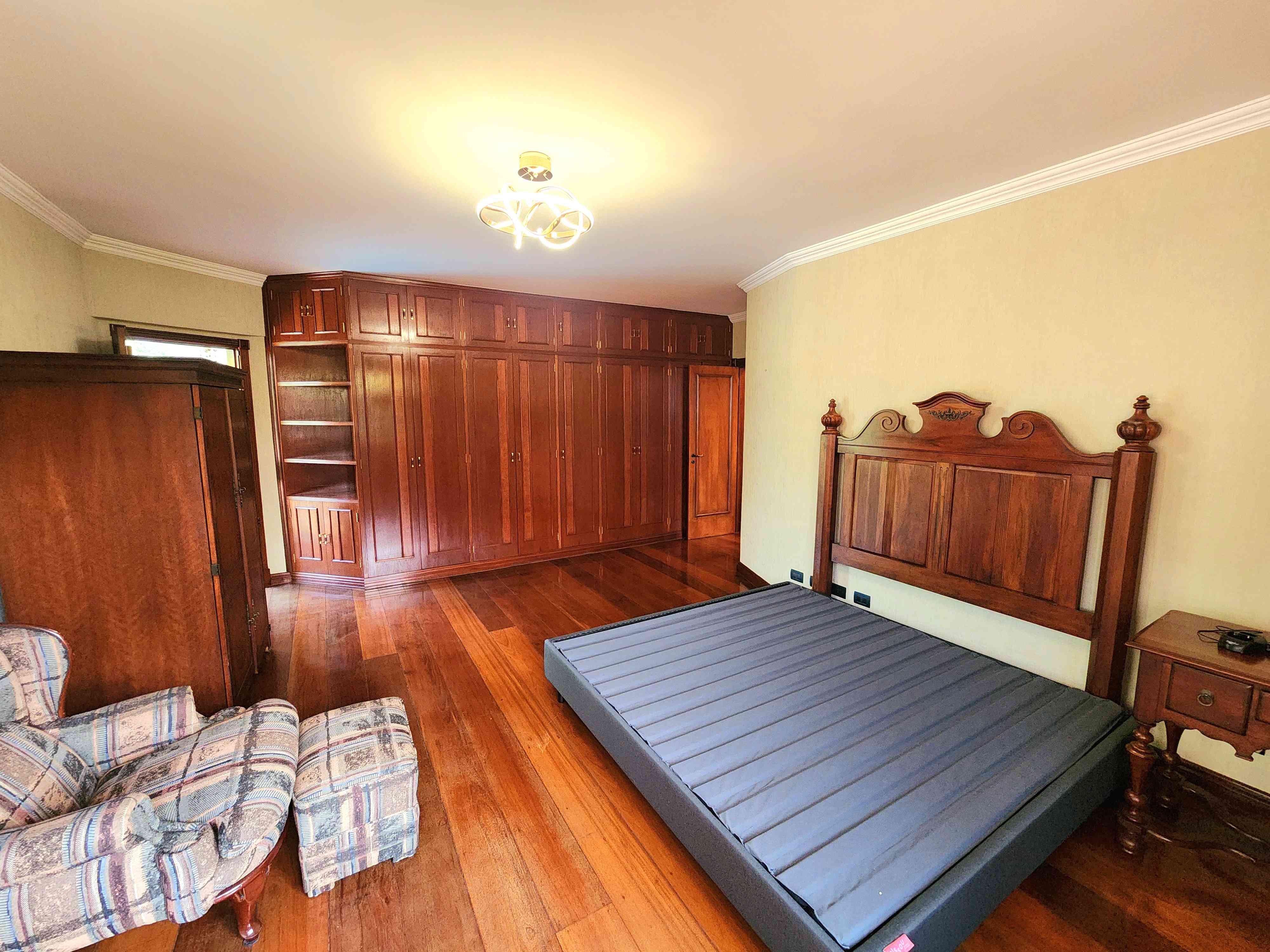 CASA EM ALPHAVILLE!