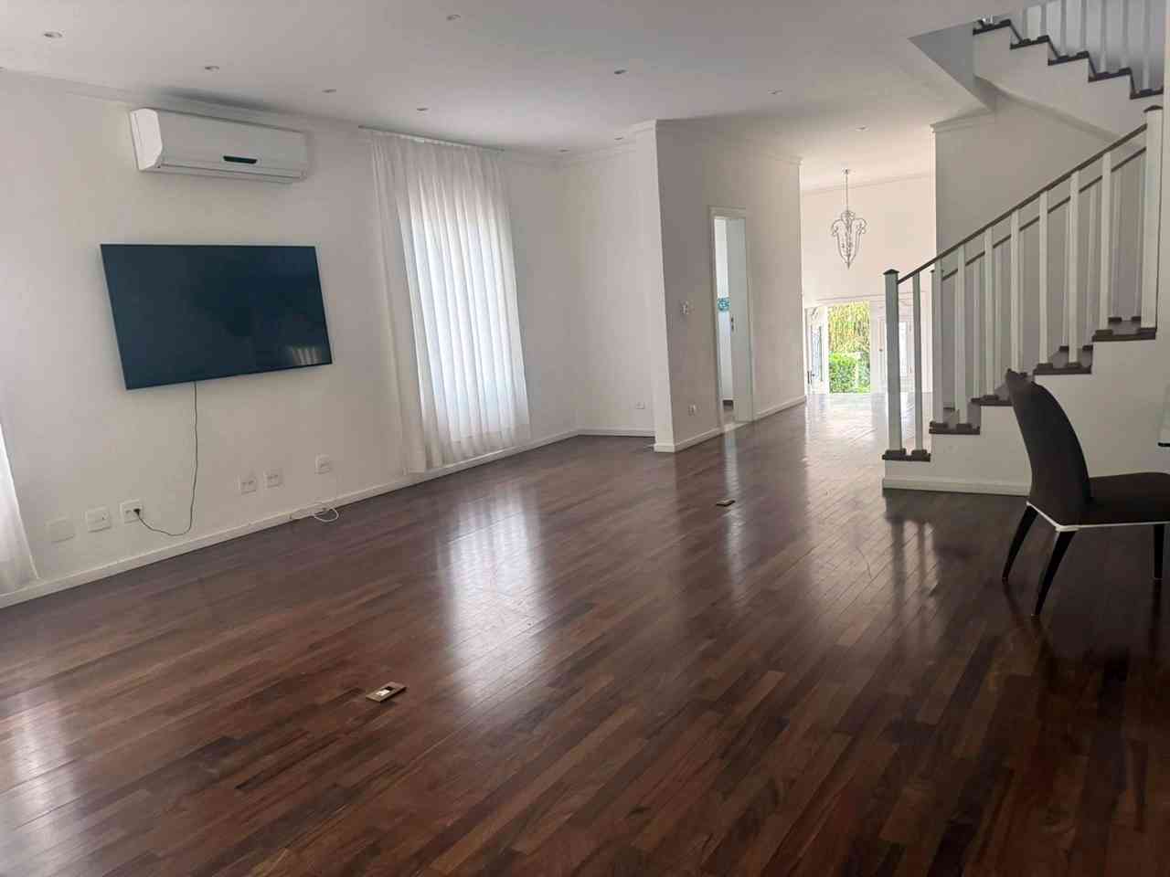 CASA EM ALPHAVILLE!