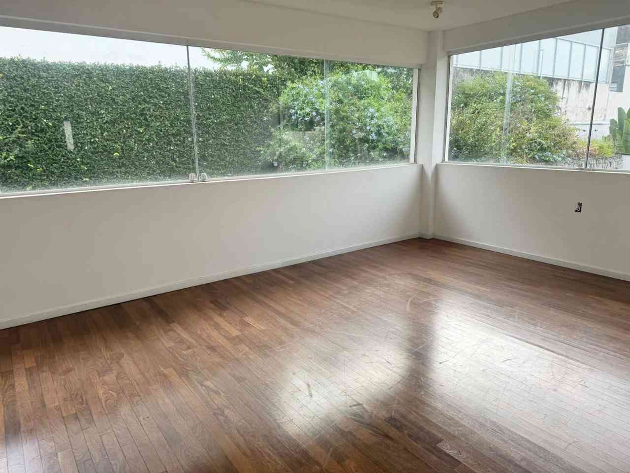 CASA EM ALPHAVILLE!