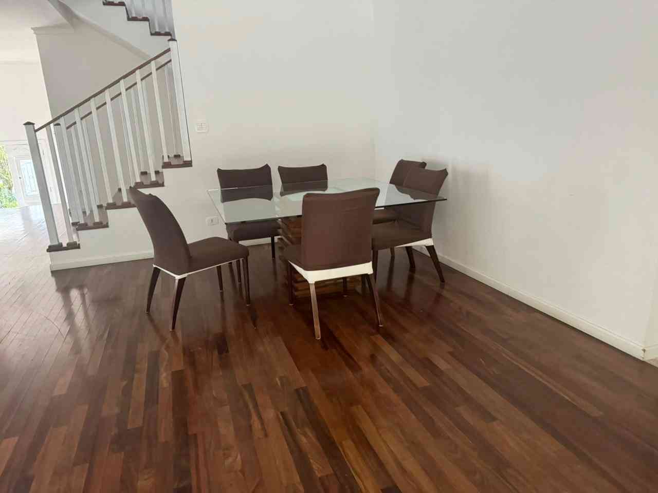 CASA EM ALPHAVILLE!