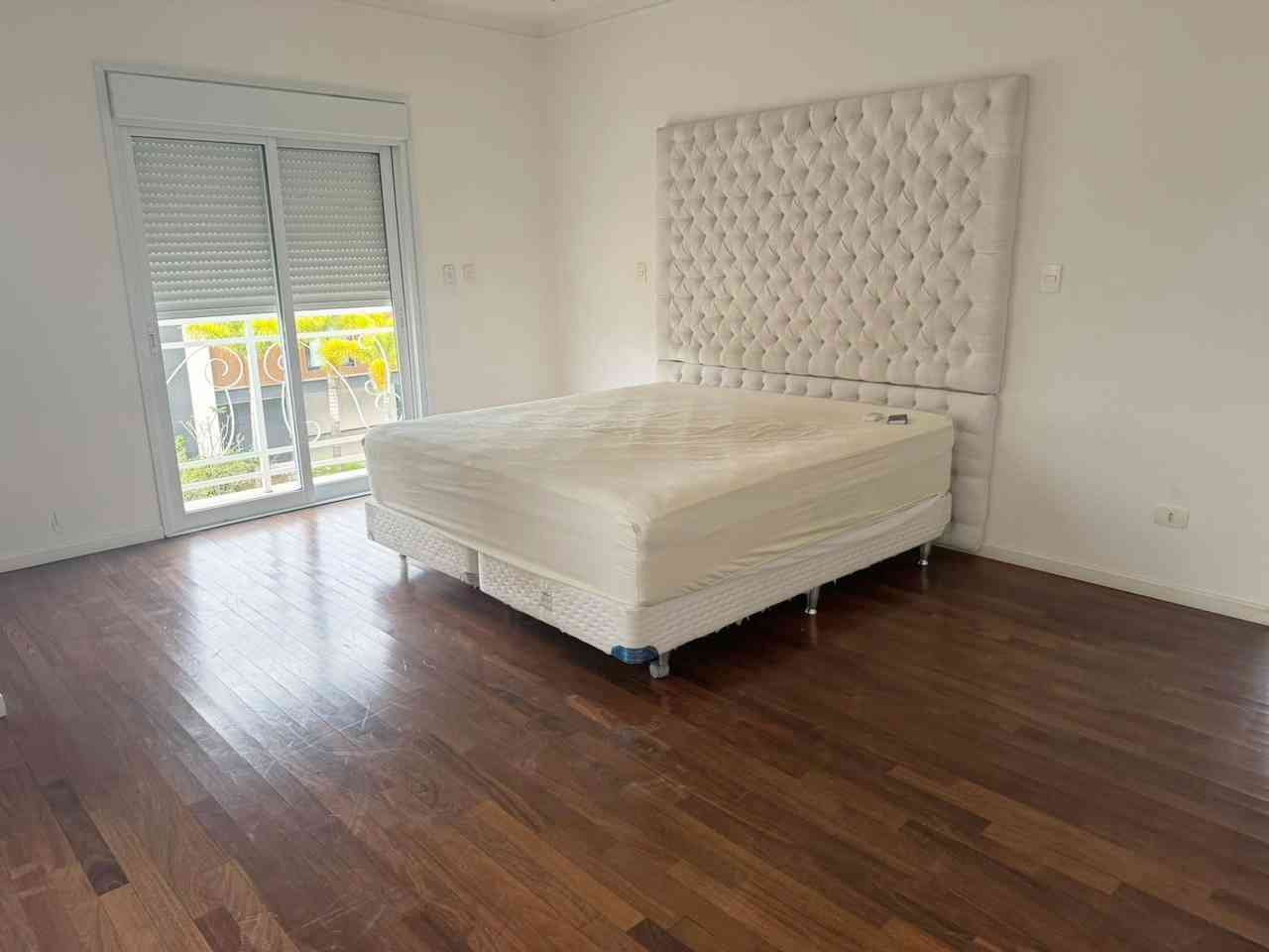 CASA EM ALPHAVILLE!