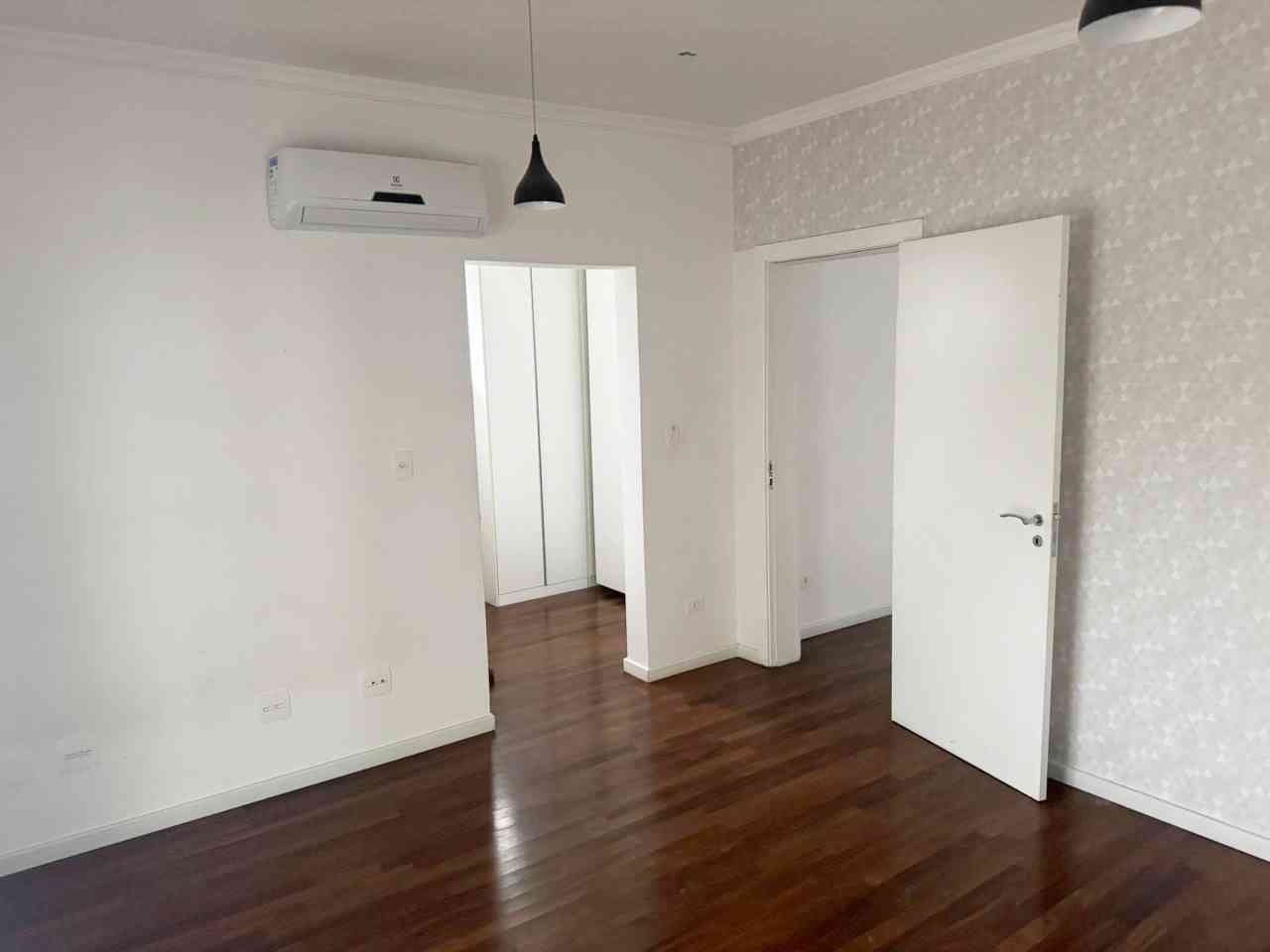 CASA EM ALPHAVILLE!
