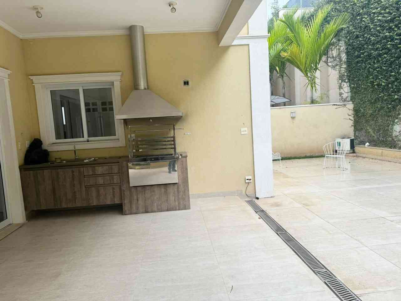 CASA EM ALPHAVILLE!