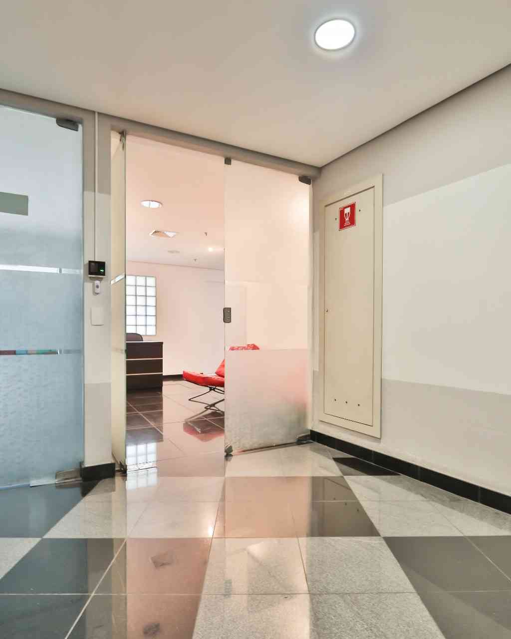 SALA NO CENTRO DE ALPHAVILLE!