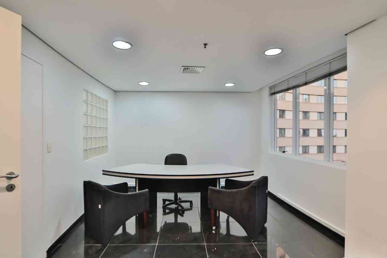 SALA NO CENTRO DE ALPHAVILLE!