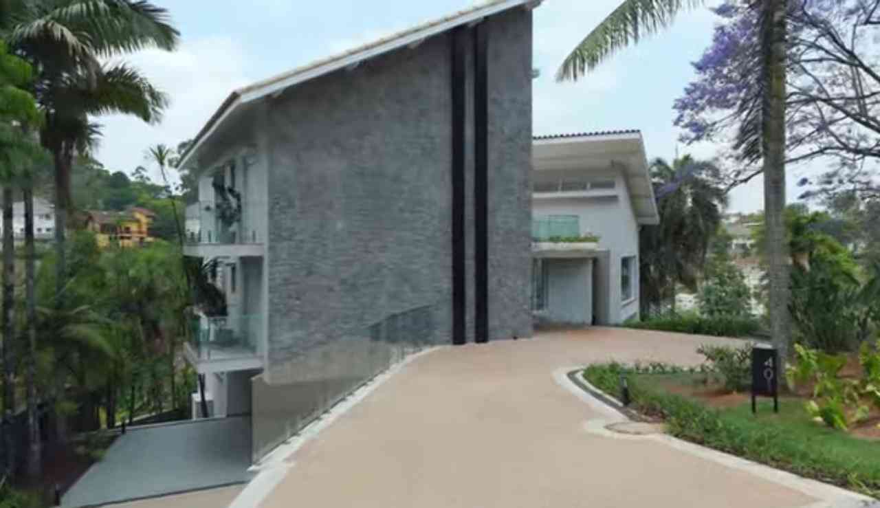 CASA EM CONDOMÍNIO FECHADO!