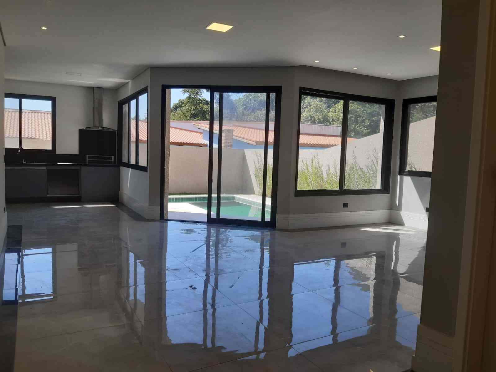 CASA EM ALPHAVILLE!