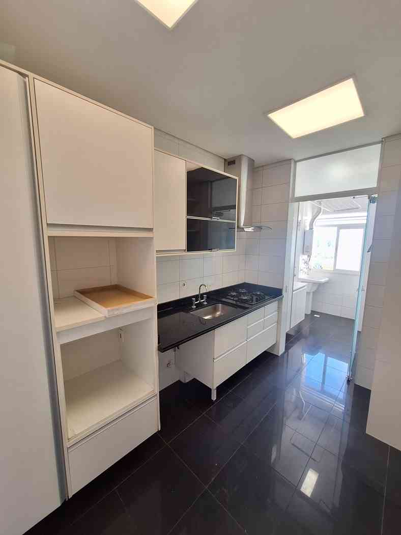 LINDO APARTAMENTO, ANDAR ALTO!